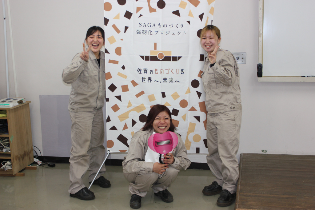 緊張の競技会が終わって笑顔が戻る名村造船所の３人