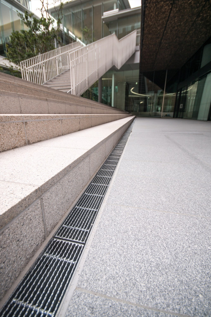 幅細化により排水溝設置場所の選択肢が拡大（中部コーポレーション提供）