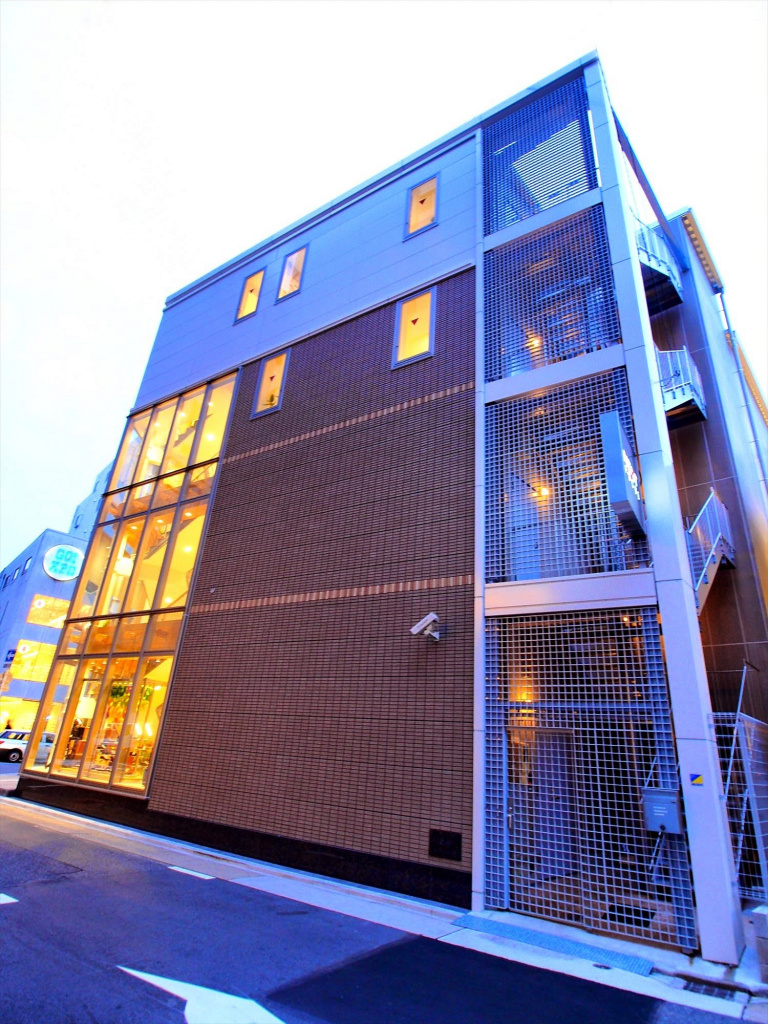 商業ビルの外壁として活用（中部コーポレーション提供）