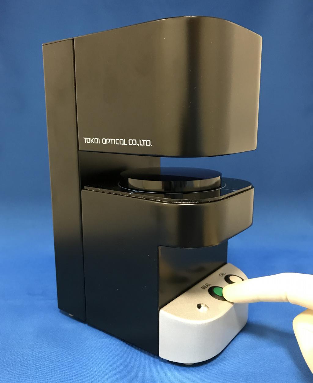 高精度測定を実現する小型分光透過率測定装置