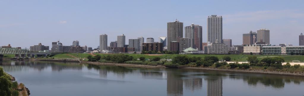 荒川を挟んで東京都に隣接する地理的な好条件がある川口市
