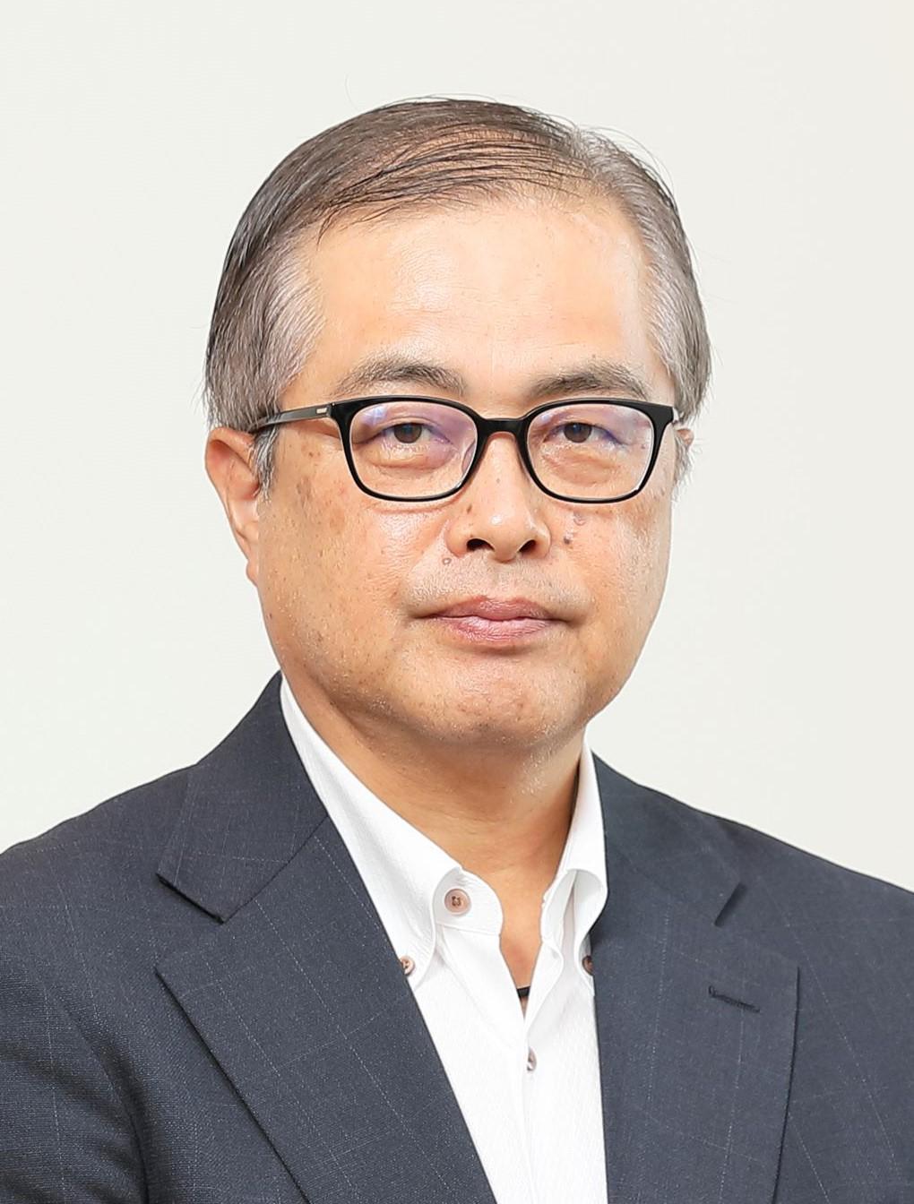 上席執行役員（潤滑油管掌）<br>寺﨑 与志樹 氏