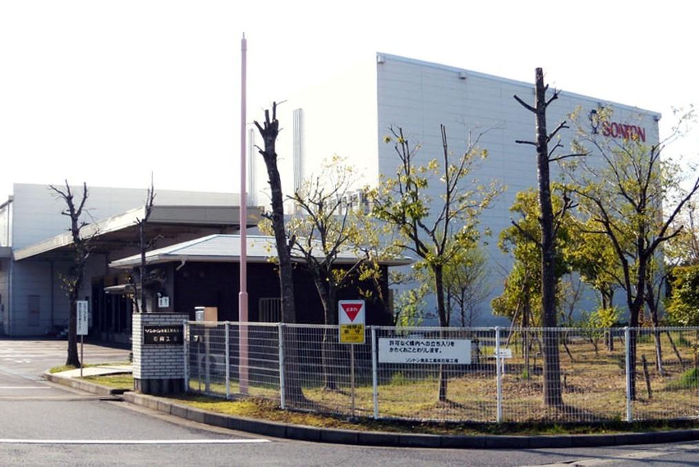 フィリング製造を続ける石岡工場（茨城県石岡市）