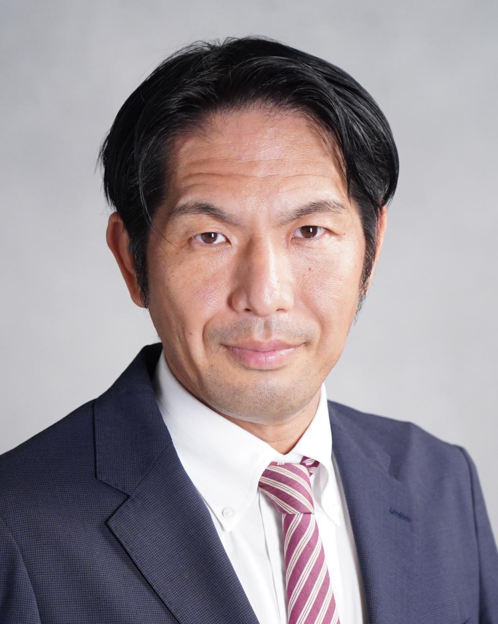 新井 竜作 支店長　