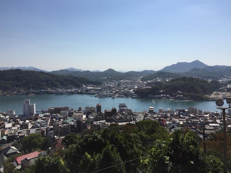 政府は温室ガス排出量を４０年度に７３％削減する新目標を閣議決定し、国連に提出した