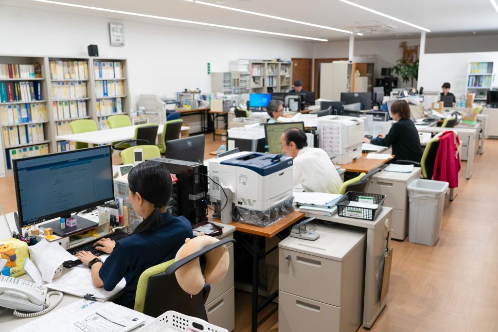 働き方改革で新たな課題が浮上した（イメージ、ブルームバーグ）