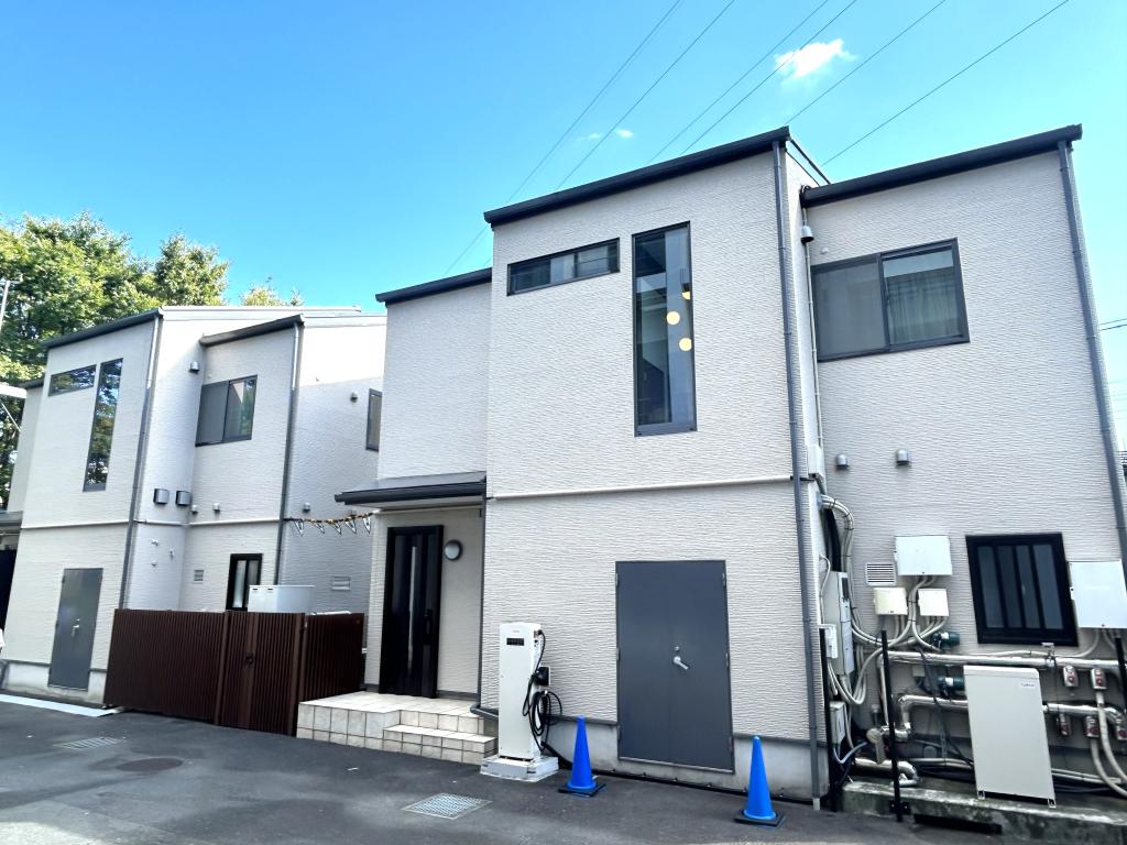 断熱性能と空調方式が異なる実験用の木造住宅２棟で、エネルギー消費量と室内温熱環境を計測（ＬＩＸＩＬ・東京電力エナジーパートナー＝横浜市鶴見区）