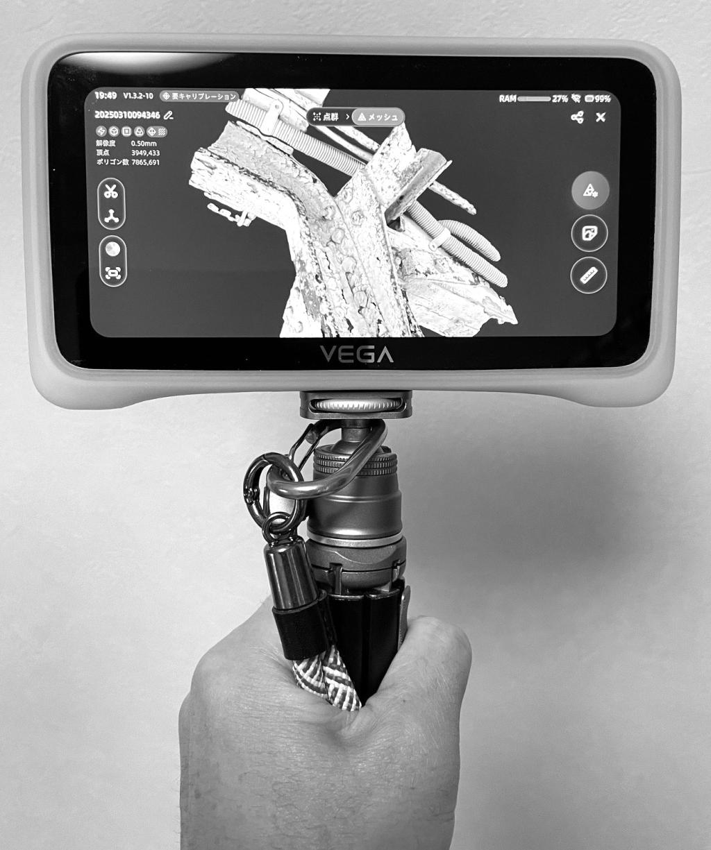 塗装鋼構造部の３Ｄ計測画像を表示した手持ち型３Ｄ計測装置