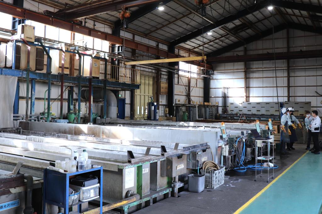 正信はめっき液の品質安定に向けた装置を導入した