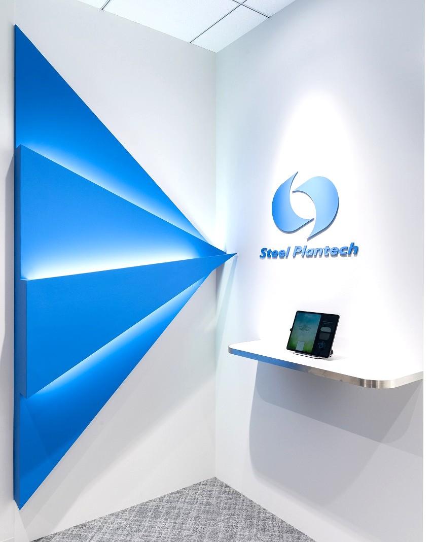 横浜・みなとみらいの本社受付