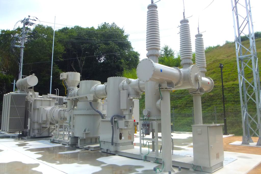 エネルギー需要の変化に電力関連機器で応える（１１０キロボルト連系変電所）