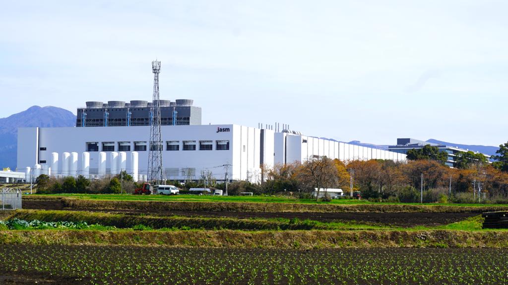 ＴＳＭＣの熊本工場周辺では、工業用地や物流設備を開発する動きが活発だ（熊本県菊陽町）