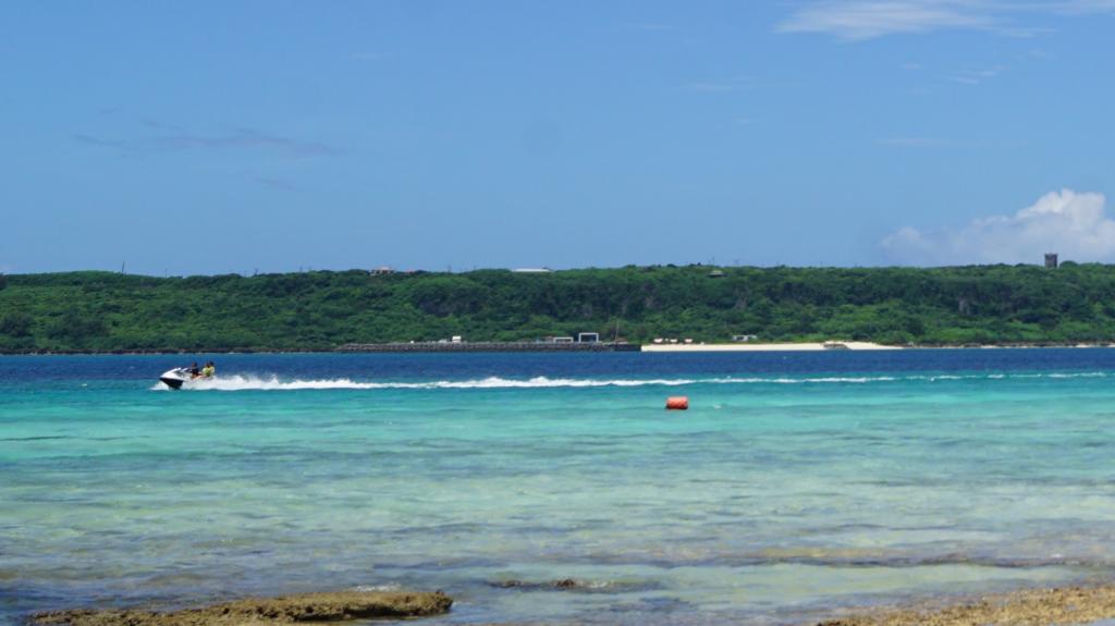 海は沖縄にとって重要な地域資源の一つ（沖縄県宮古島市）