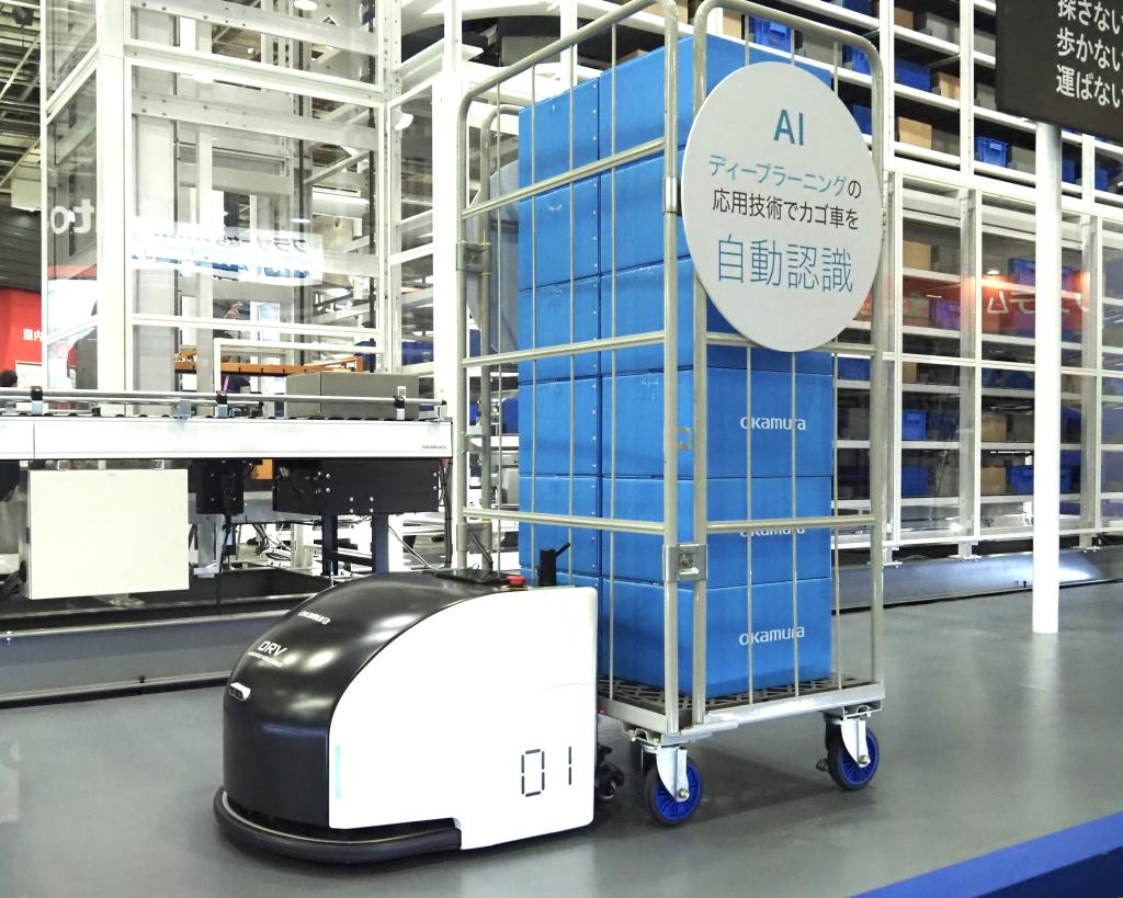 人手不足を背景に、物流現場でのＡＭＲの需要が高まる（第６回関西物流展　オカムラのブース）