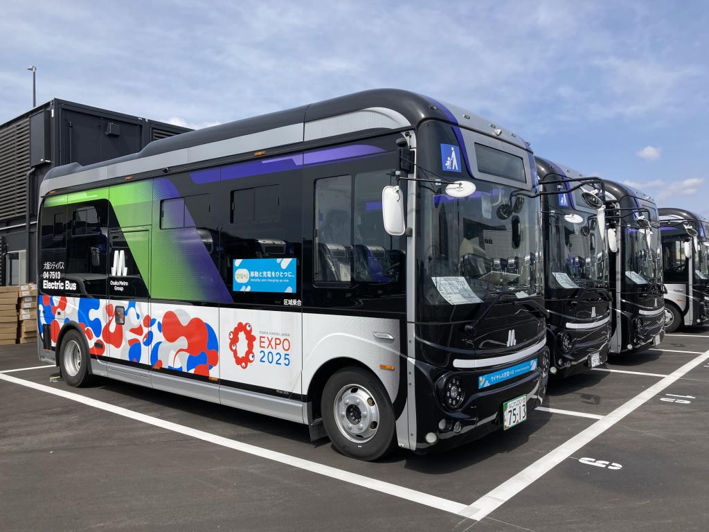 万博会場のＥＶバス（大阪メトロ提供）