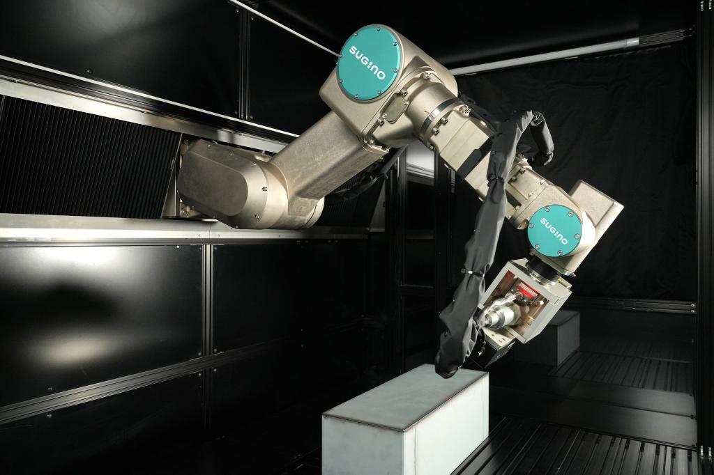 溶接後の「焼け」の範囲や色の判別から経路生成、レーザー照射までを自動で行う