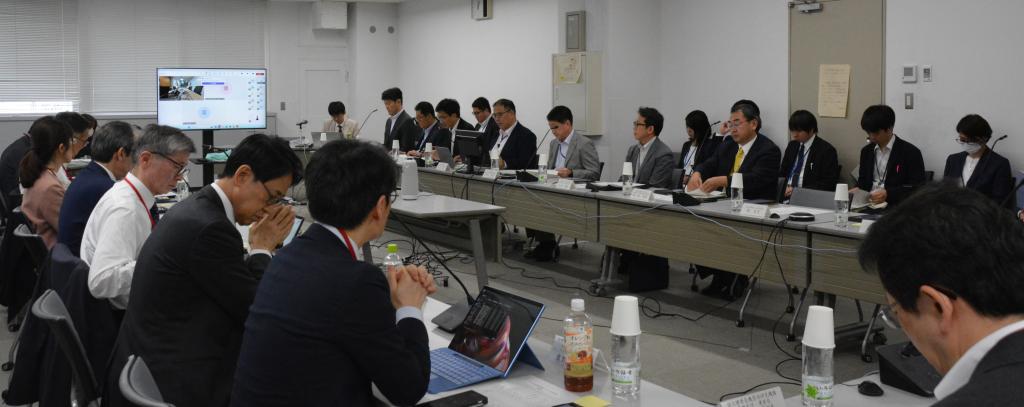 政府は厚労省、経産省など省庁連携で取り組みを進める（第１回医薬品開発協議会、感染症協議会＝６月２日）