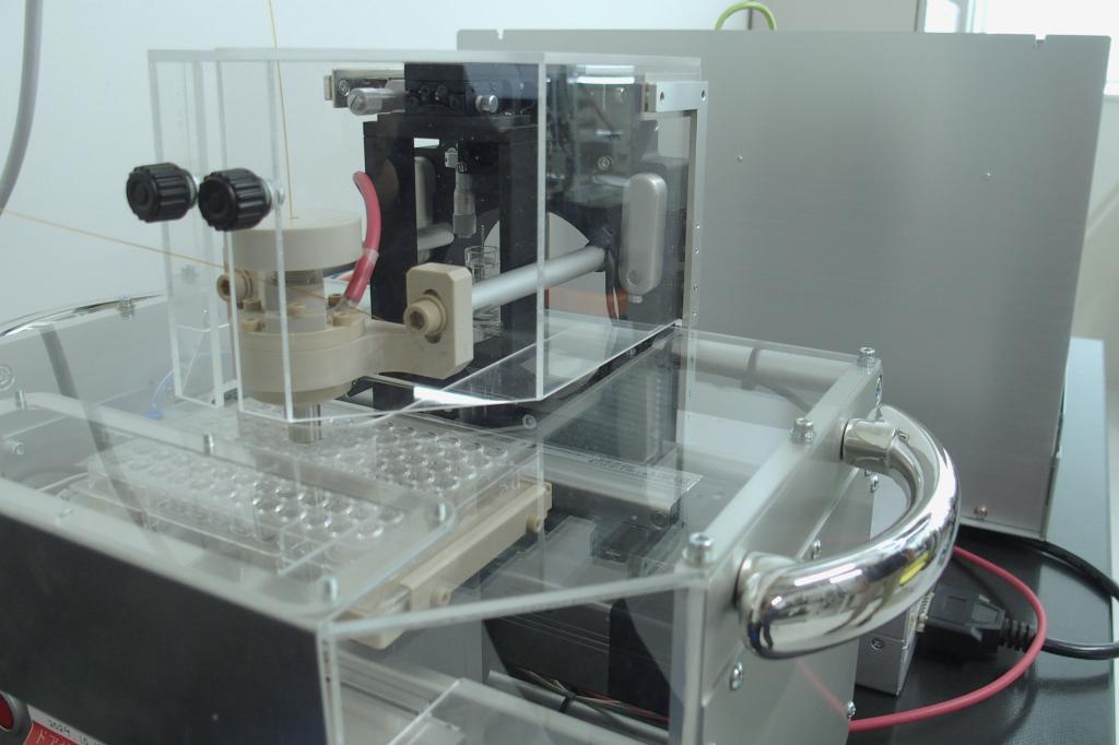 開発した質量分析装置に搭載可能なキャピラリー電気泳動システム