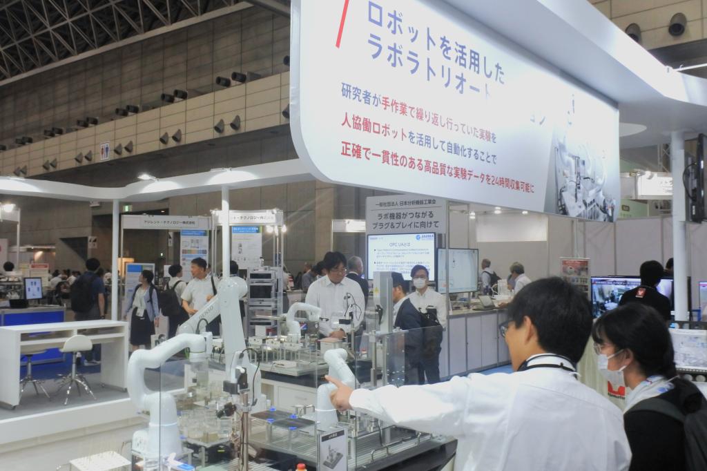 ＪＡＳＩＳスクエア内「ＬａｂＤＸゾーン」が見どころの一つ