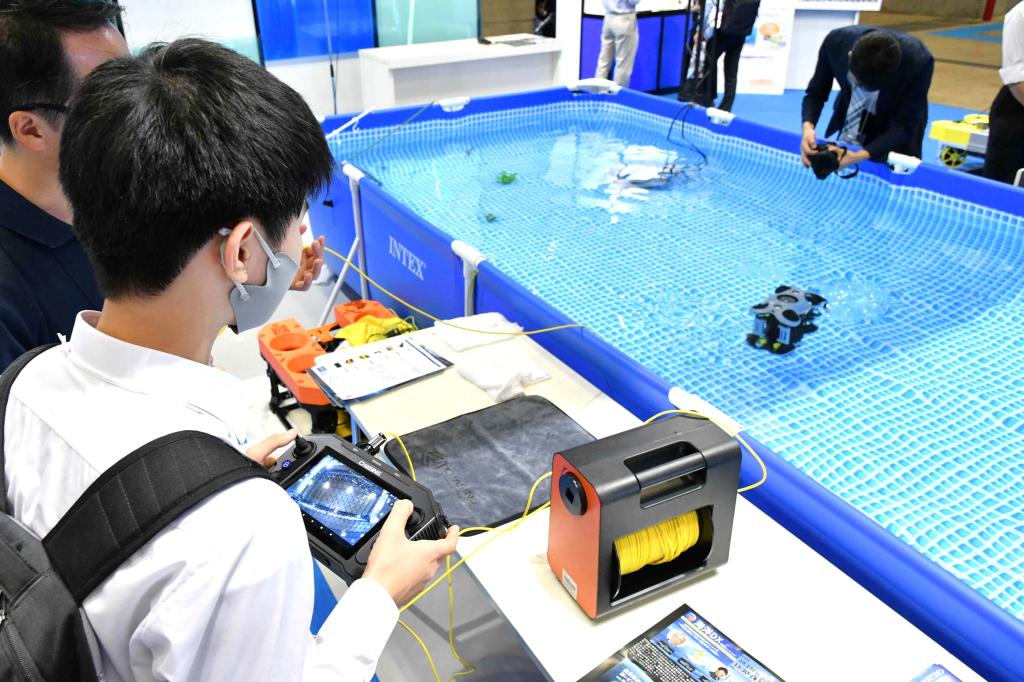 <strong>海洋デジタル社会パビリオンでは、海洋産業でのデジタル技術活用の可能性を発信する</strong>(2024年の会場)