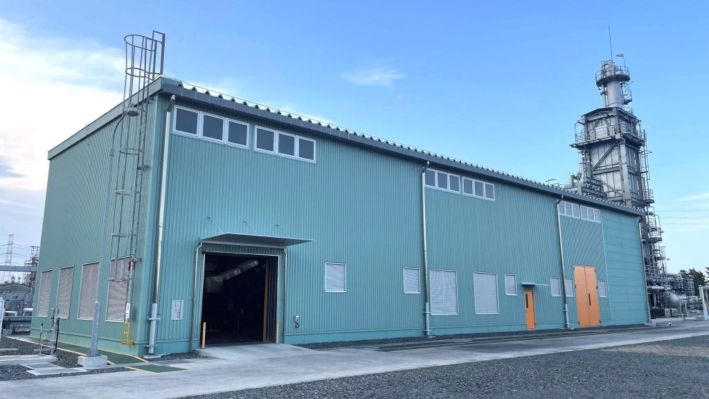 <strong>資源循環は資源に乏しい日本にとって重要課題</strong>（三菱ケミカルのケミカルリサイクルプラント）