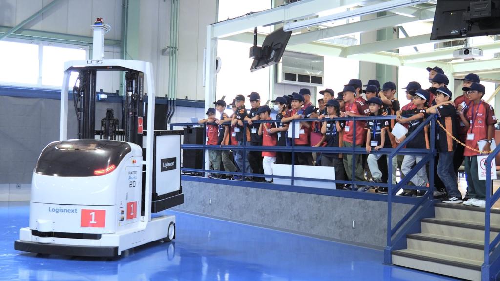 三菱ロジスネクストでの無人フォークリフト（ＡＧＦ）の見学