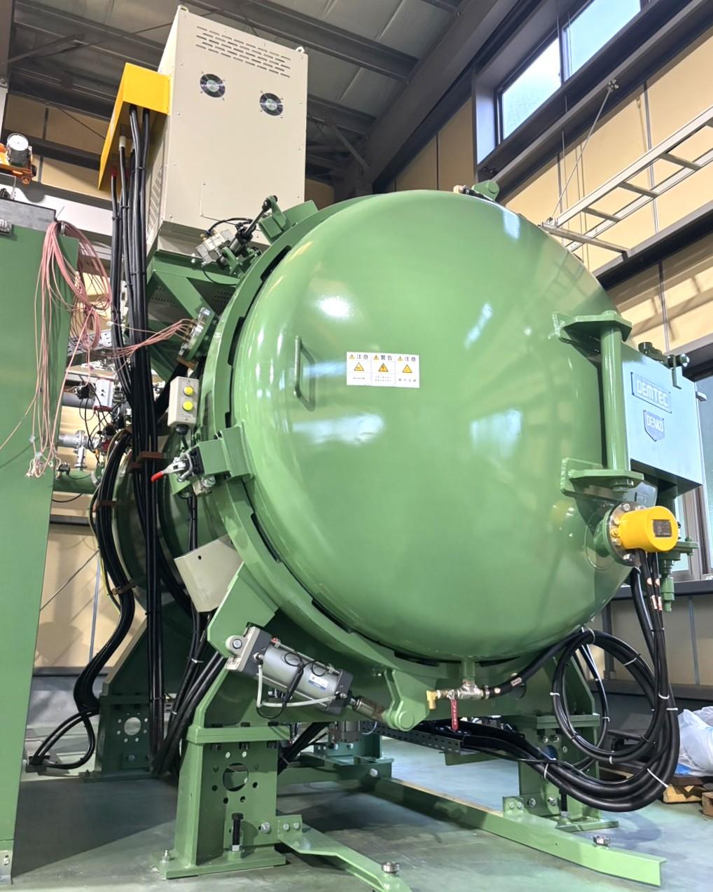 不活性ガスであるアルゴンガスが使用可能な真空炉