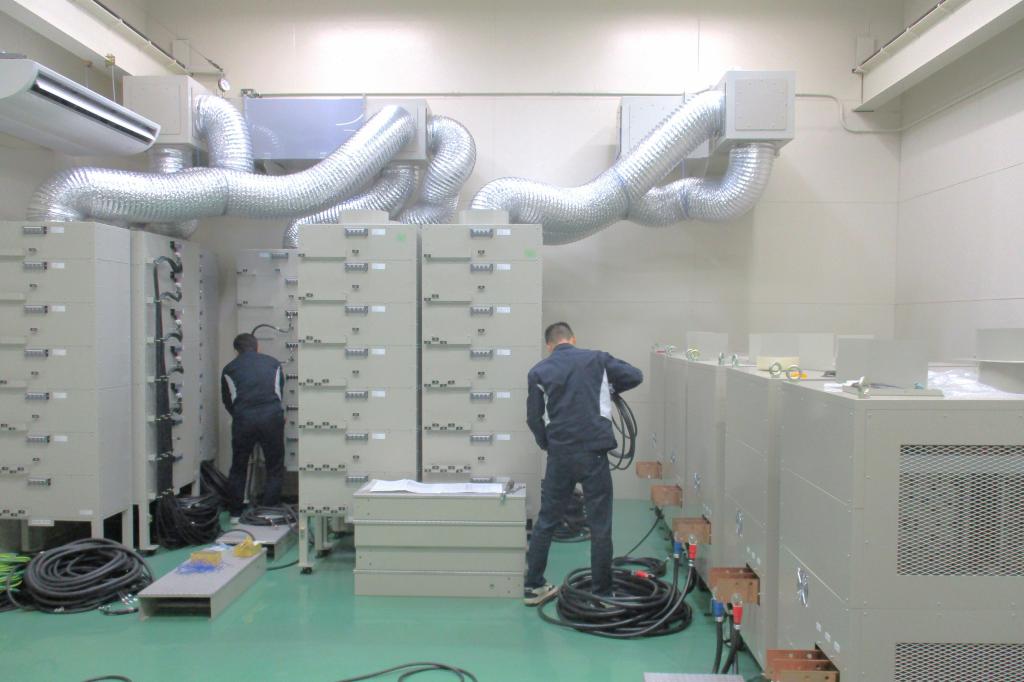 伊勢原第３工場では大電流発生装置や負荷抵抗装置を備える温度試験室も増強