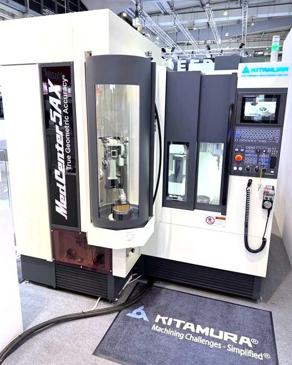 キタムラ機械の小型同時５軸制御立型ＭＣ「メドセンター５ＡＸ」