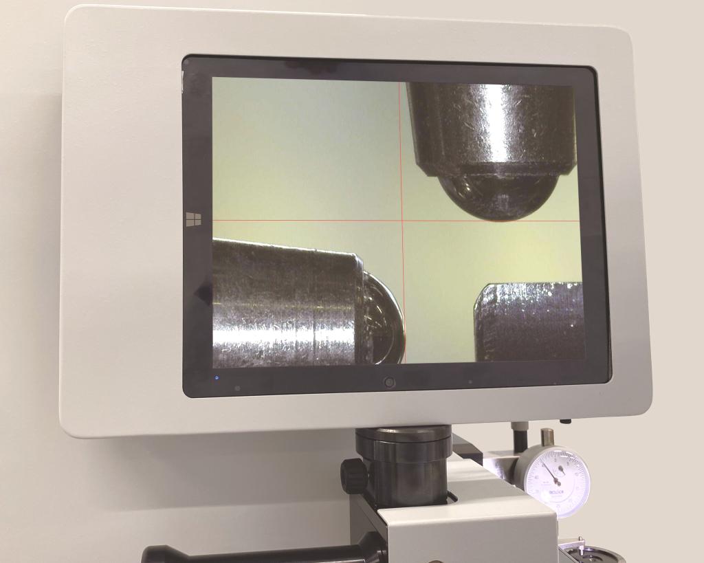 ツールプリセッターにタブレット式モニターを追加した