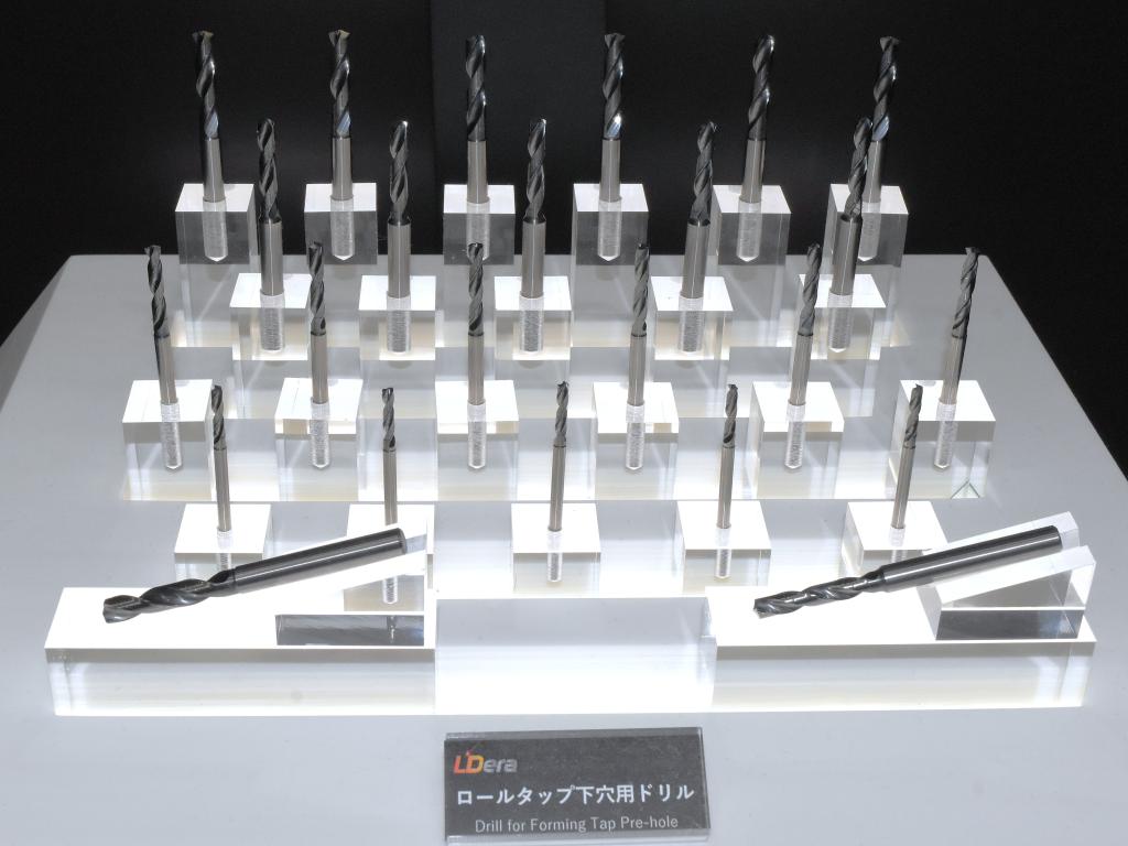 第１弾として「ロールタップ下穴用ドリル」を売り出す