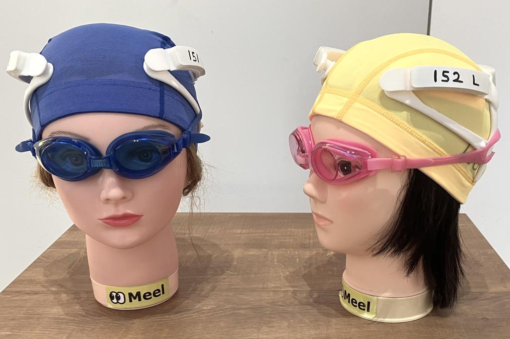 水泳帽に取り付ける「Ｍｅｅｌ」のセンサー
