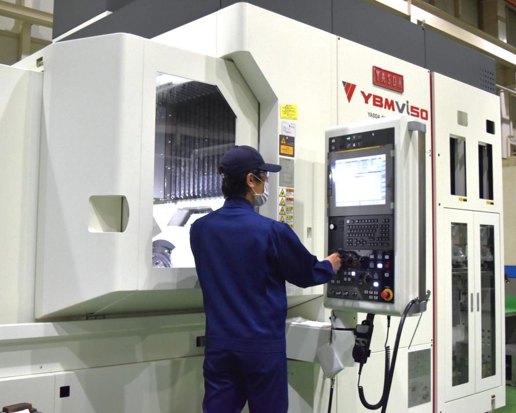 ８月に５軸ＭＣを導入し仕事の幅を広げた