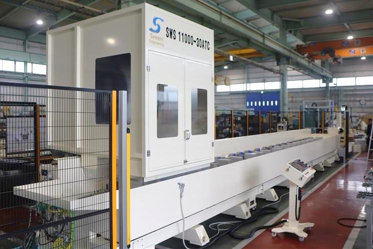 熱変位の影響を補正する機能を備える