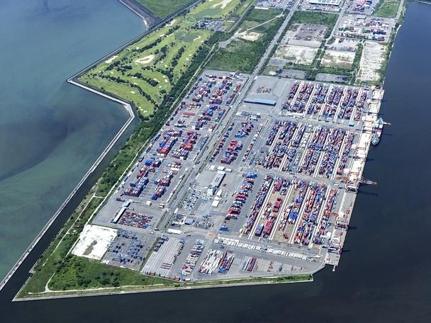 脱炭素化の取り組みが進む鍋田ふ頭