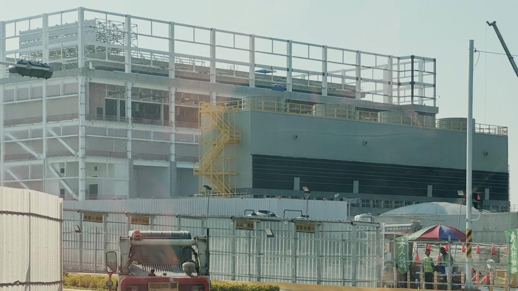 ＴＳＭＣの「ＡＰ７」では２０２６年稼働に向けて工場の建設・設備の搬入が進む（台湾・嘉義県）