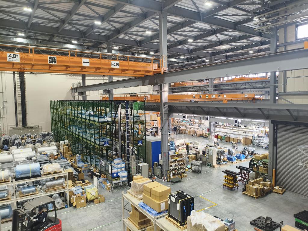 非常用発電機を生産するニシハツの工場