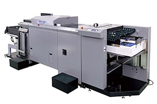 【発明大賞　日刊工業新聞社賞】 デュプロ／４隅の圧力を個別に調整できるパッケージ用型抜き装置