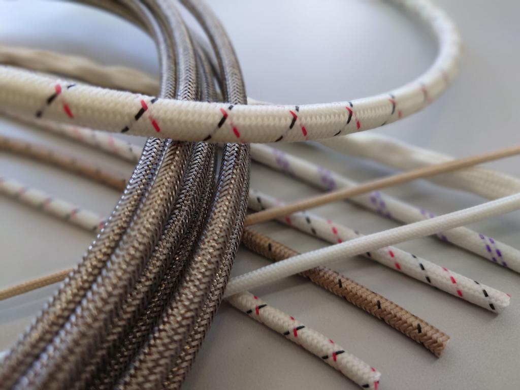 ５００度Ｃ雰囲気下で使用可能な耐熱絶縁電線各種