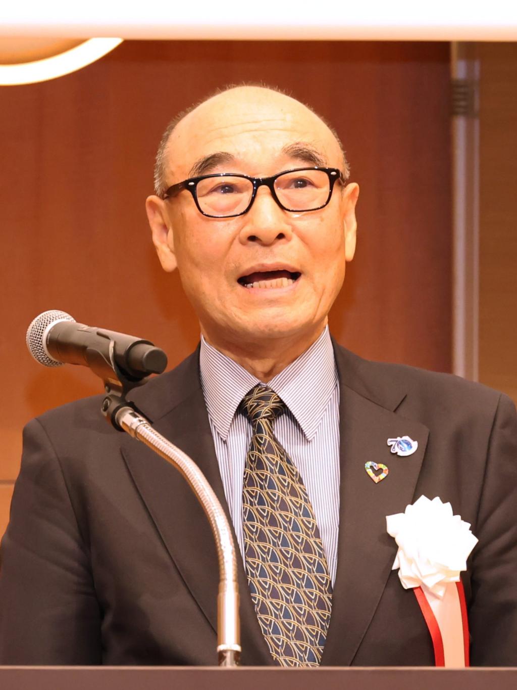 「景気の良い一年となることを願ってやまない」とあいさつした中村会長