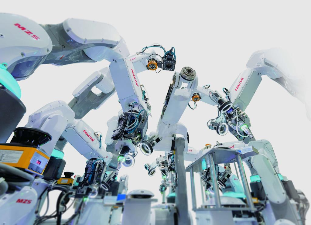 省力化・少人化に対応するため、産業用ロボットの活用が進む