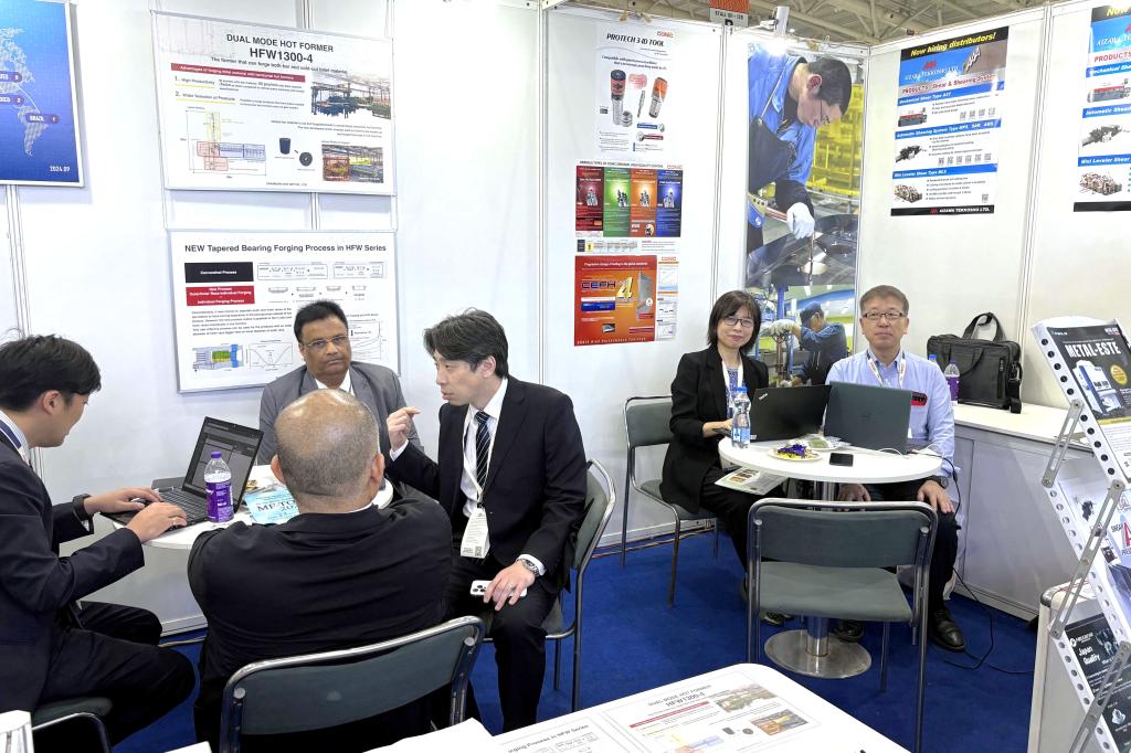 日鍛工のブース