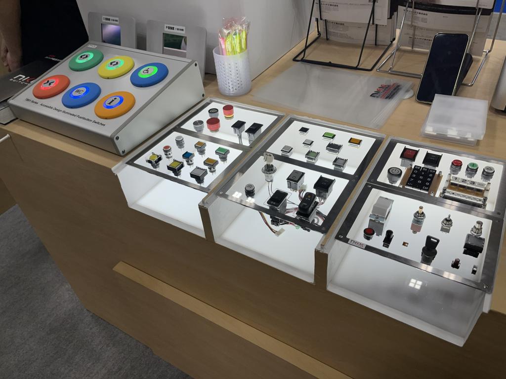 あらゆる鉄道分野の最新製品・技術が集まる（幕張で行われた鉄道技術展２０２５）