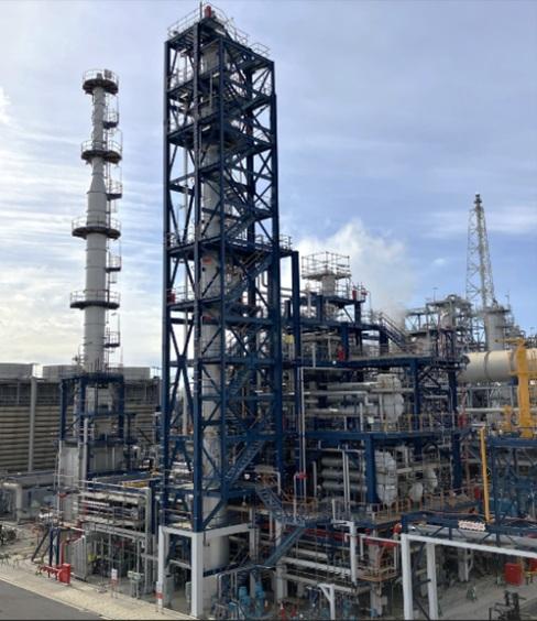 コスモ石油堺製油所（堺市西区）内のＳＡＦ製造装置（日揮ＨＤ）