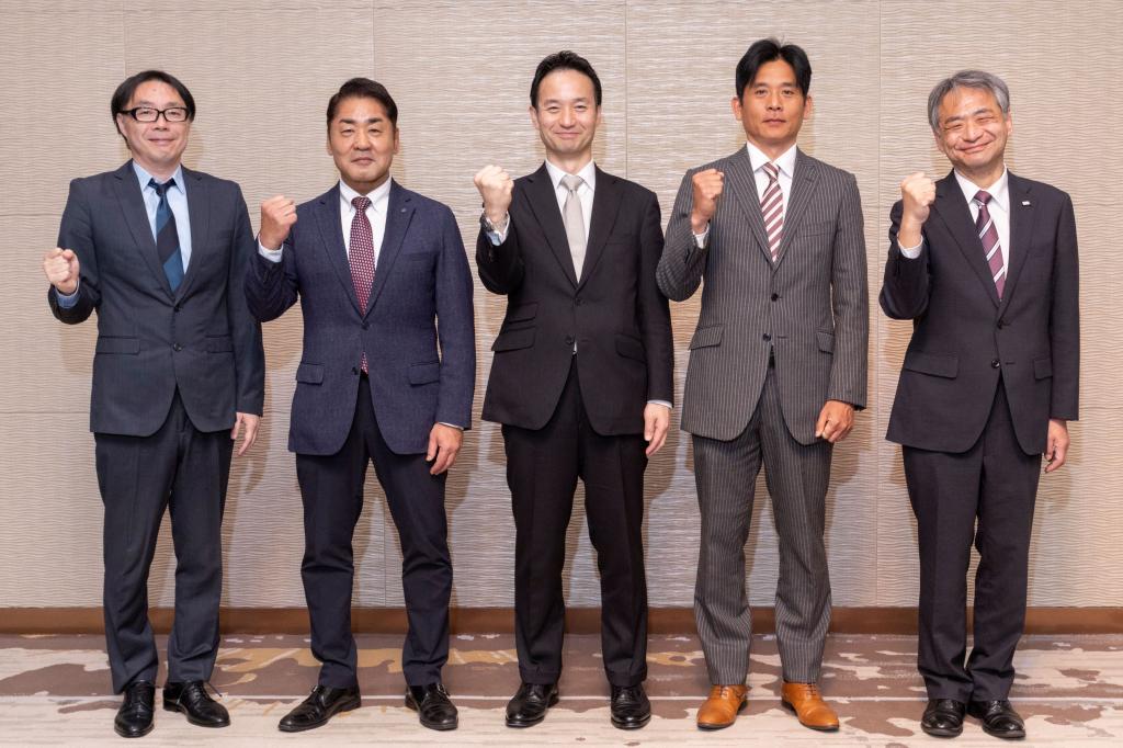 座談会参加者の集合写真