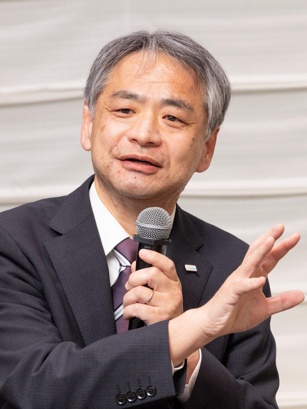インタフェース　藤居　芳生 氏