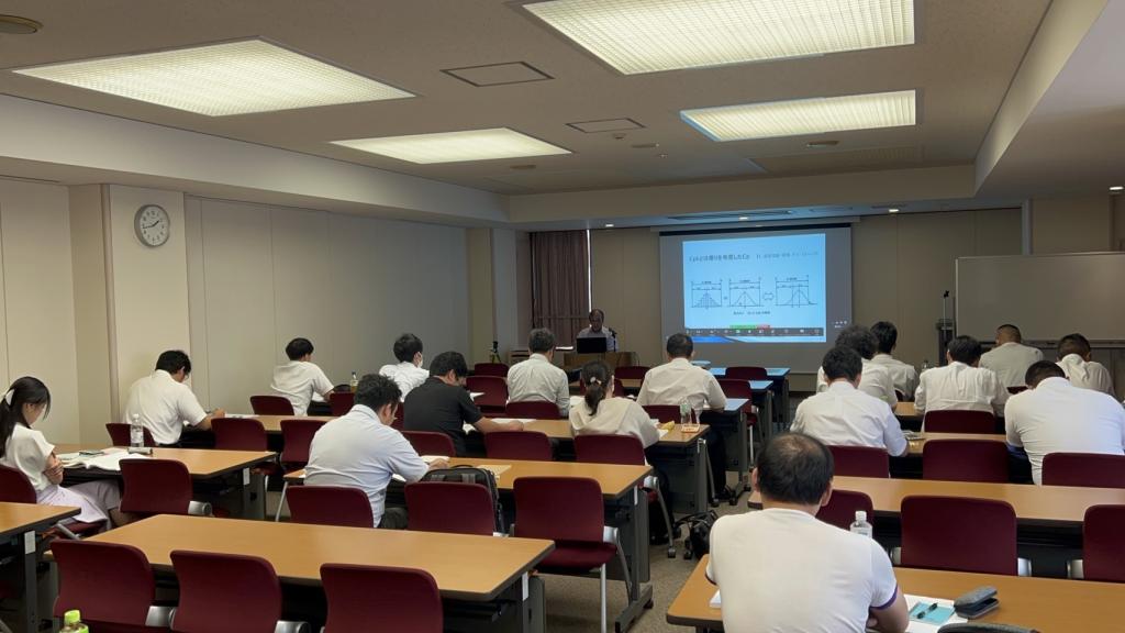 ねじ製造技能検定の講習会（日本ねじ工業協会提供）