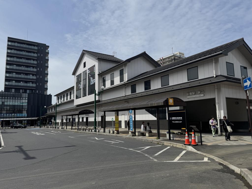 東武野田線岩槻駅