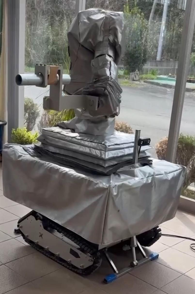 レーザー用自動走行ロボット