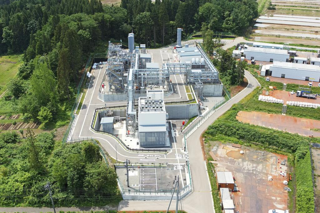 世界最大級のメタネーション試験設備（新潟県長岡市、ＩＮＰＥＸ提供）